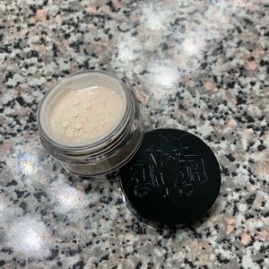 Kat Von D Lock-it Setting Powder Translucent